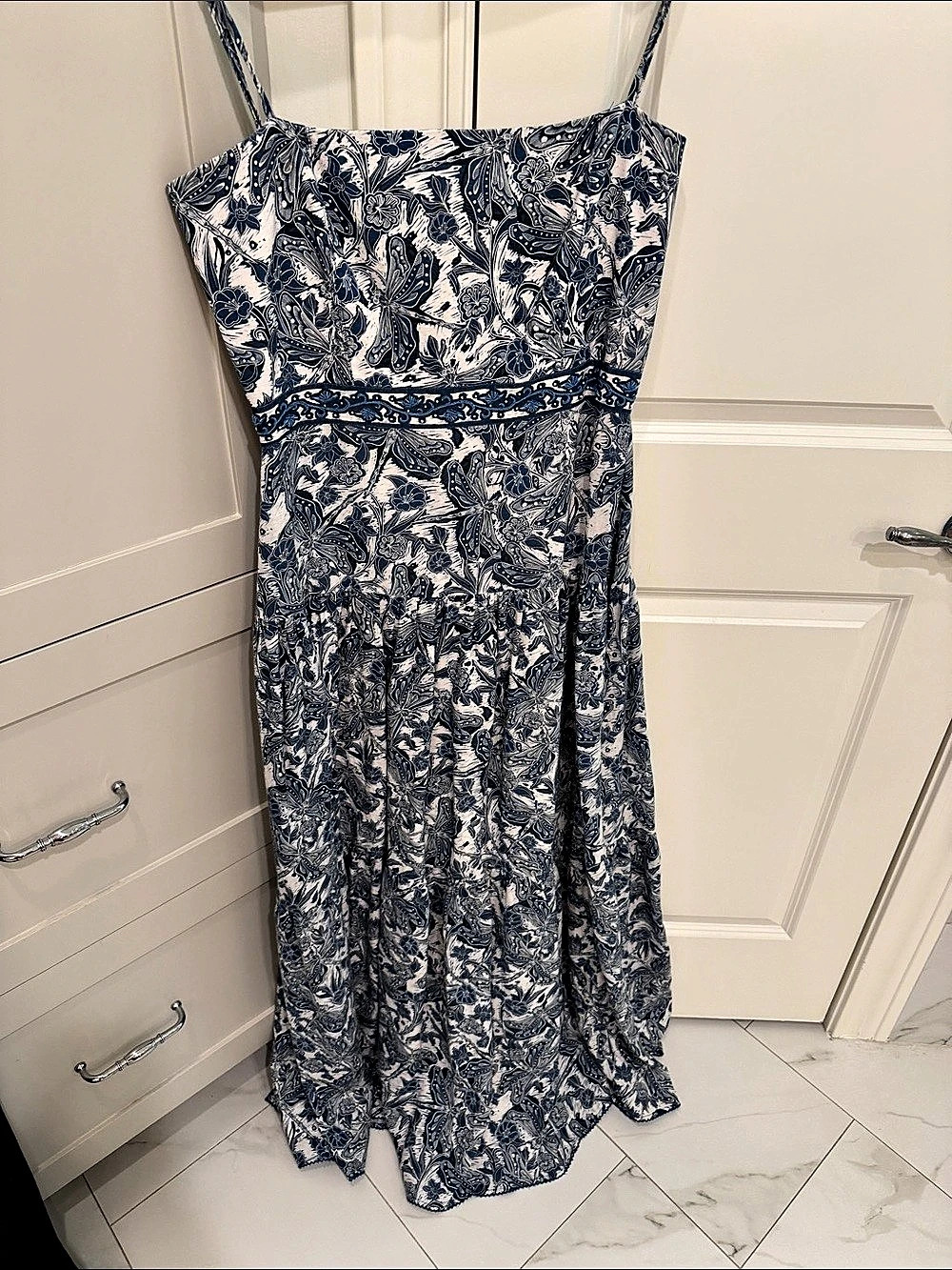 Agua Bendita Floral Maxi Dress in Blue & White Size Large Like New
